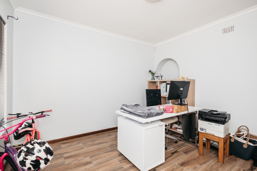 To Let 3 Bedroom Property for Rent in Kenridge Western Cape